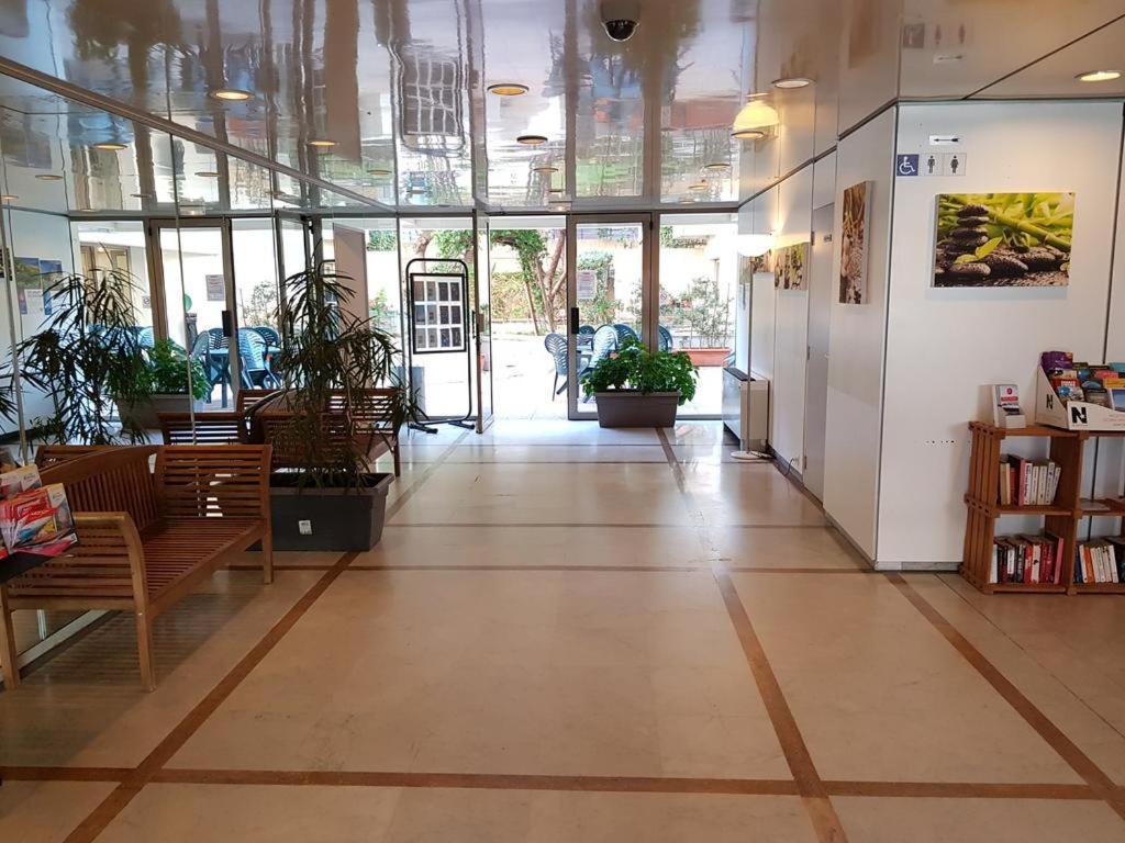 Centre Juan Les Pins Apartment Exterior photo