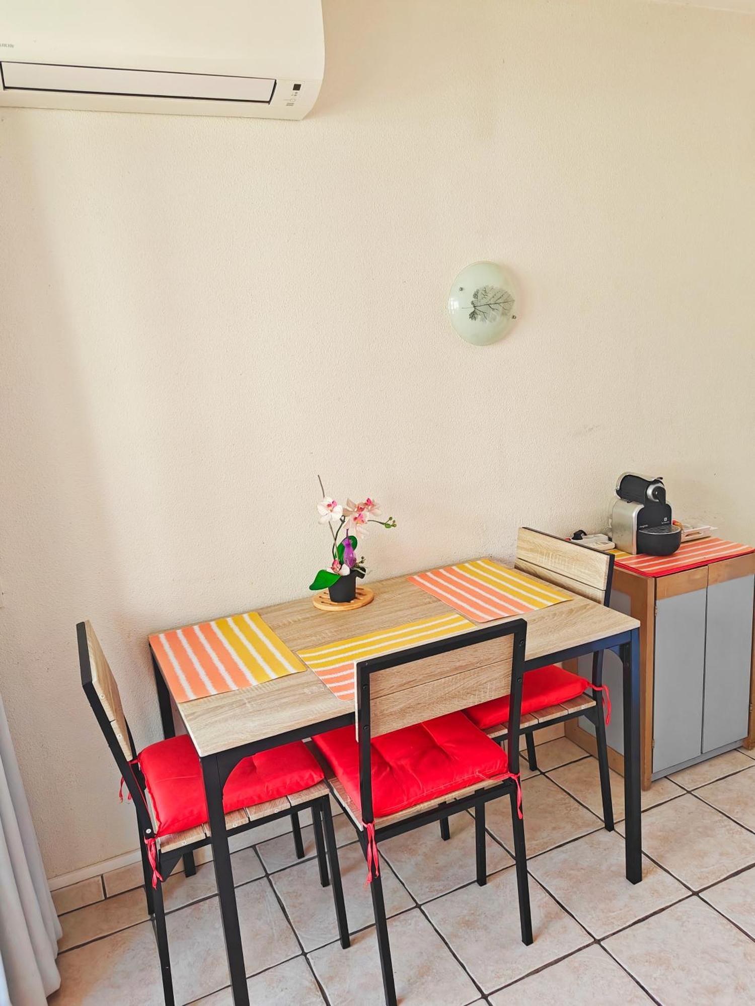 Centre Juan Les Pins Apartment Exterior photo